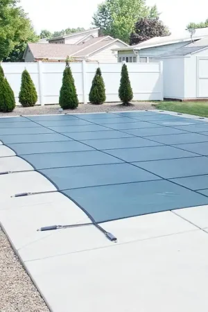 Deal 16’6″ x 32’6″ GLI Secur-A-Pool Mesh GRECIAN Safety Cover with Center End Step